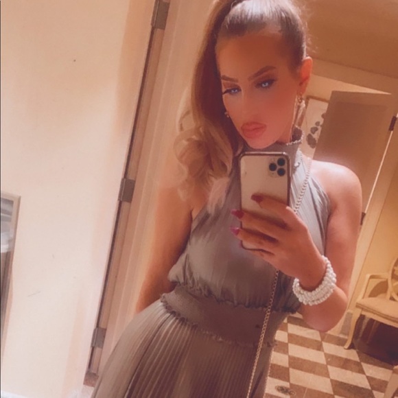 Meet your Posher, Adrienne - Picture 11 of 11